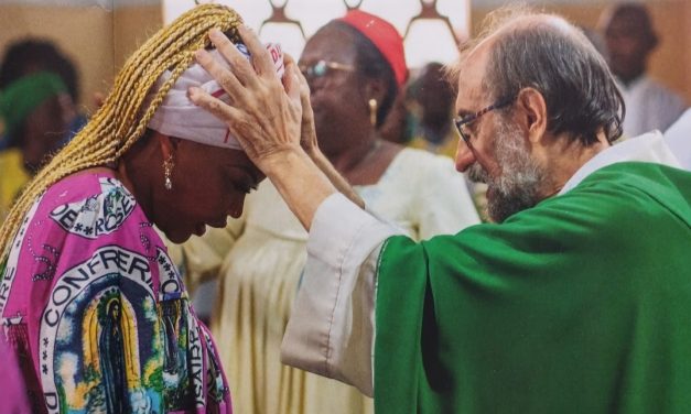 Carlos Collantes, misionero javeriano y arandino en Camerún.