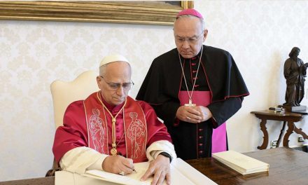 León XIV firma la exhortación apostólica «Dilexi te», «Te he amado»: sobre el amor hacia los pobres.