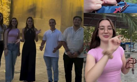El vídeo viral de cinco adolescentes de Barcelona que explican en un minuto cómo rezar el rosario.