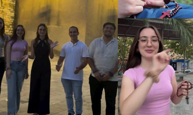 El vídeo viral de cinco adolescentes de Barcelona que explican en un minuto cómo rezar el rosario.