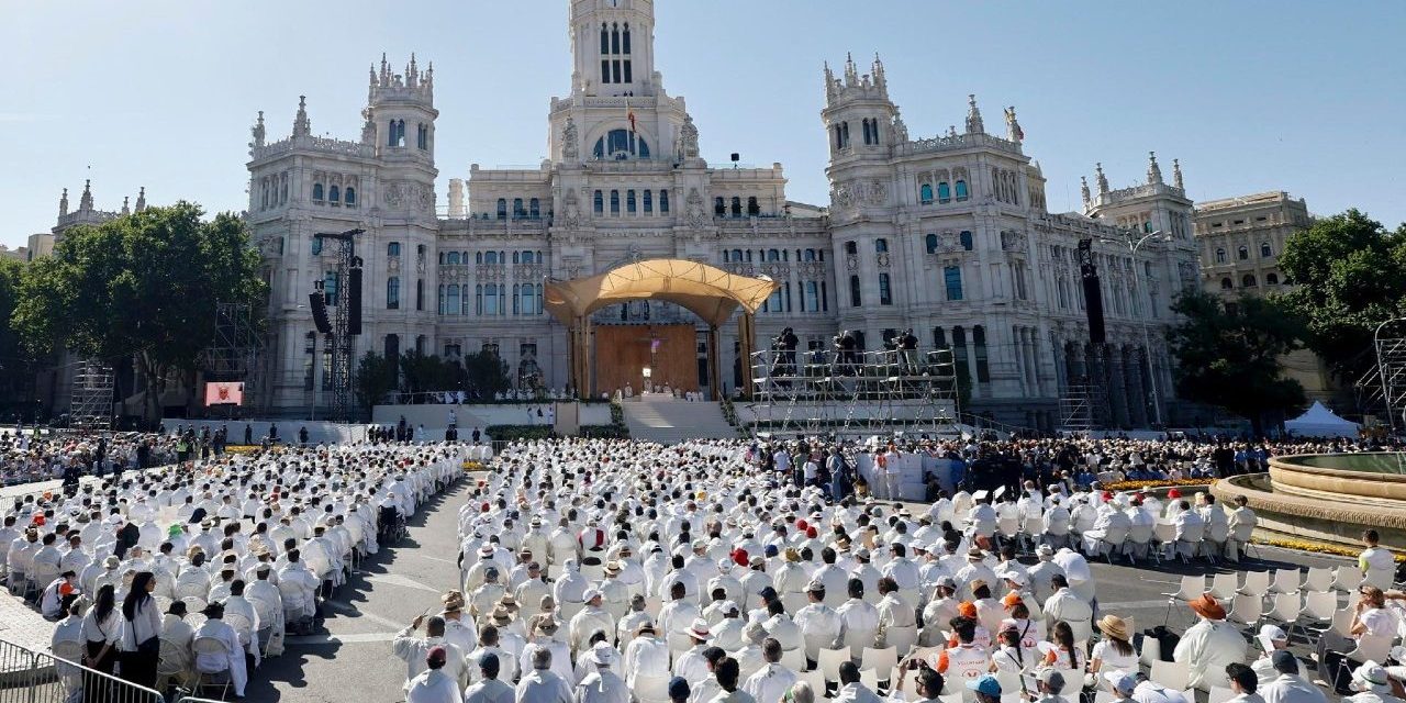Santa Misa en la Plaza de Cibeles, Madrid. y Procesión del Corpus Christi presidida por el Papa León XIV.