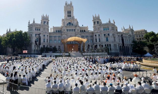 Santa Misa en la Plaza de Cibeles, Madrid. y Procesión del Corpus Christi presidida por el Papa León XIV.