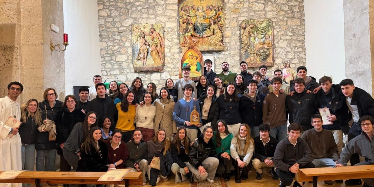Jóvenes universitarios recorren España para combatir la ‘pobreza espiritual’: «Descubres lo que es la Iglesia».