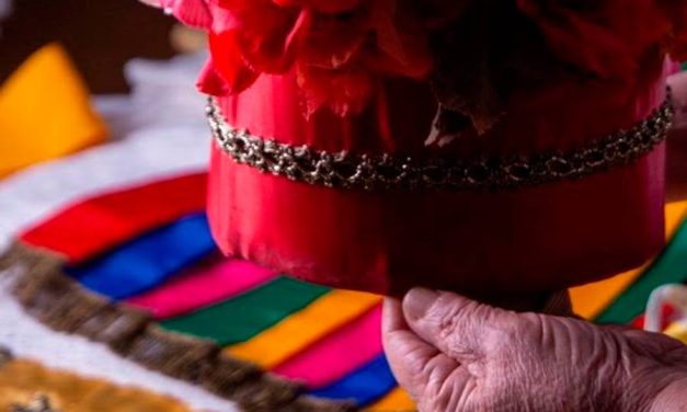 Fuentelcésped pone el foco en las personas que mantienen viva la tradición de sus danzantes.