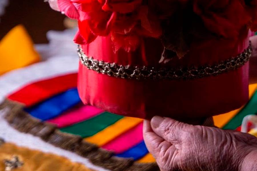 Fuentelcésped pone el foco en las personas que mantienen viva la tradición de sus danzantes.